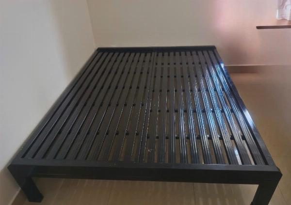 Giường sắt pallet kiểu mới 1m6x2m