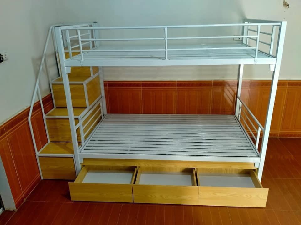 Giường sắt lệch tầng 1m2/1m2 có ngăn kéo và thang hộp an toàn, tiện lợi
